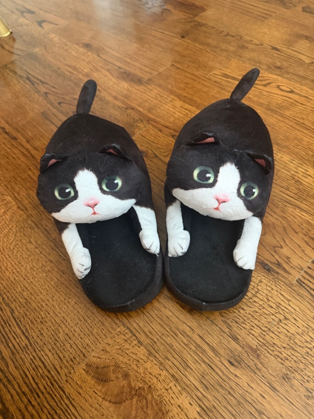 Black & White Cat Plush Pet Slippers - Plush Indoor Comfort